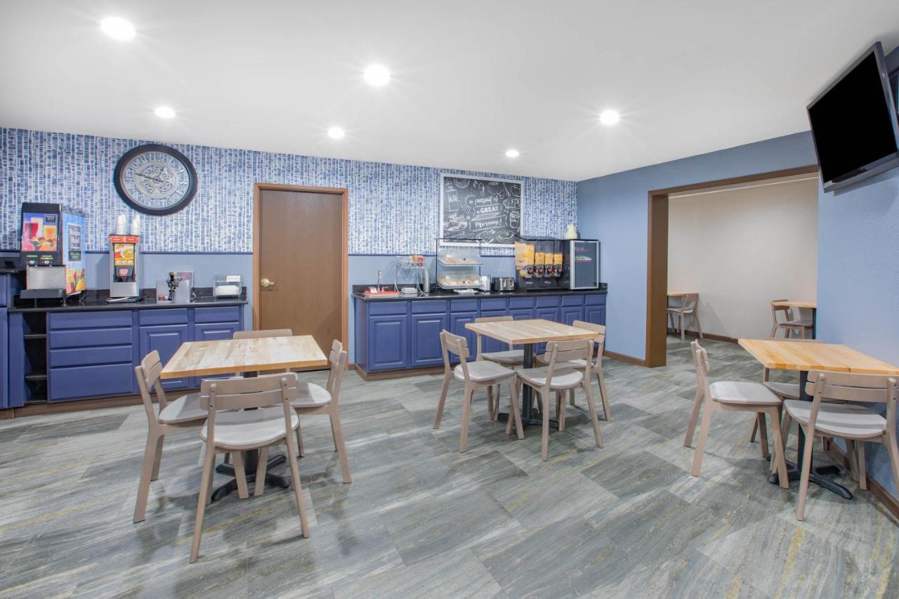 Hotel Americinn By Wyndham Pella