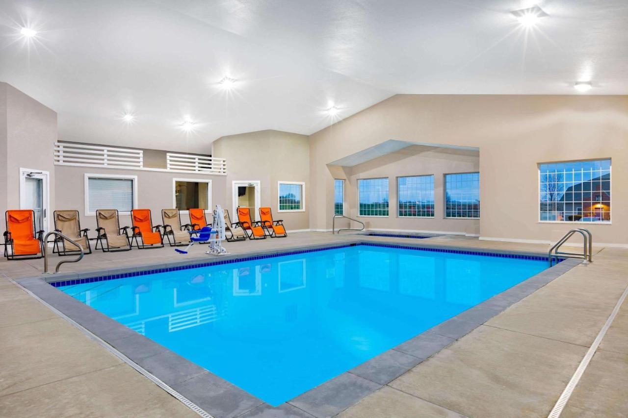 Hotel Americinn By Wyndham Pella