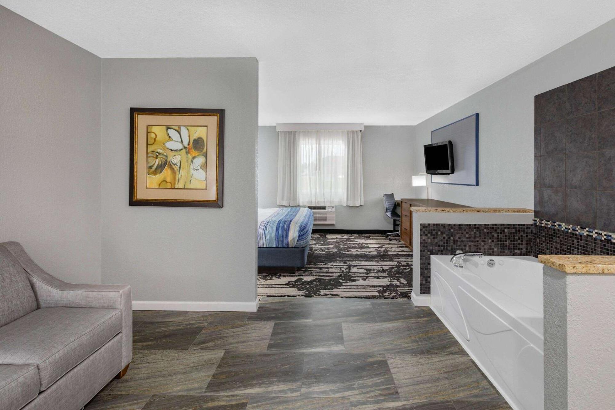 Hotel Americinn By Wyndham 3*